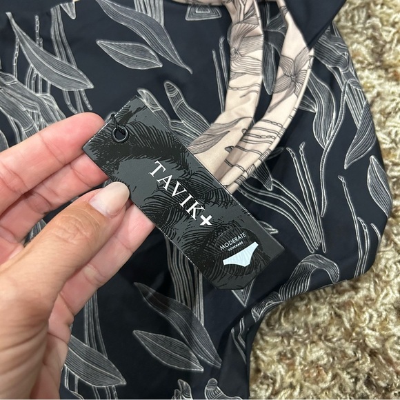Tavik Swimwear Women’s Size XS One Piece Moderate Coverage NWT - Picture 2 of 4